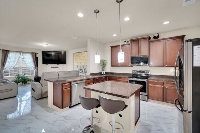 211 Hitt Street, Waxahachie, TX 75165