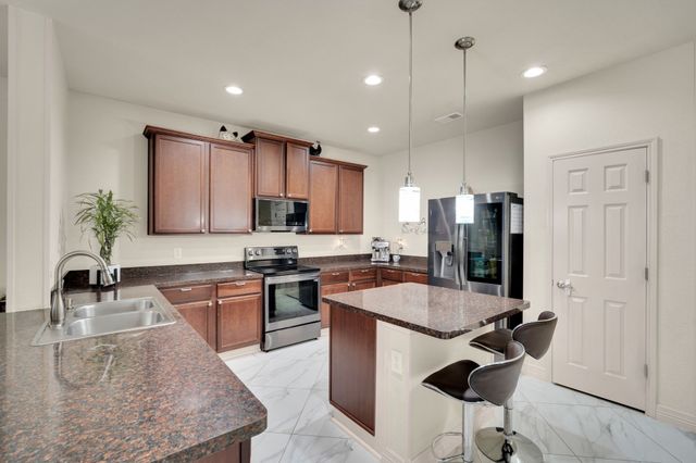 211 Hitt Street, Waxahachie, TX 75165