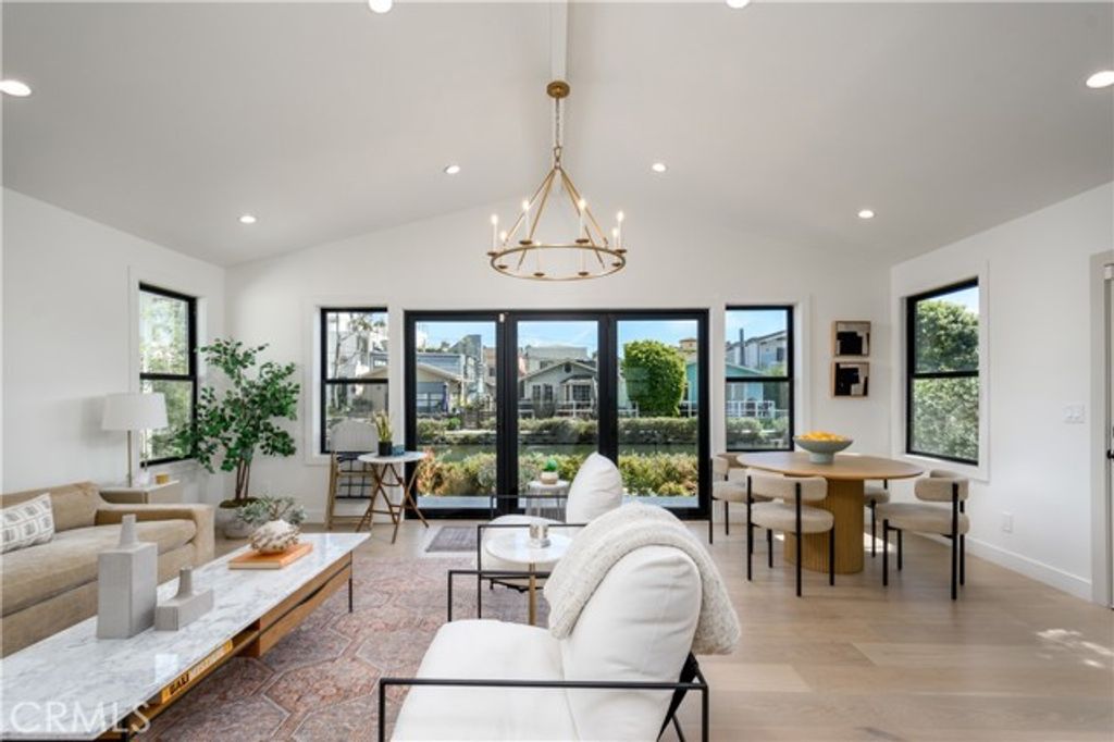 223 Howland Canal, Venice (los Angeles), CA 90291
