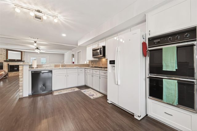 21707 Glenbranch Drive, Spring, TX 77388