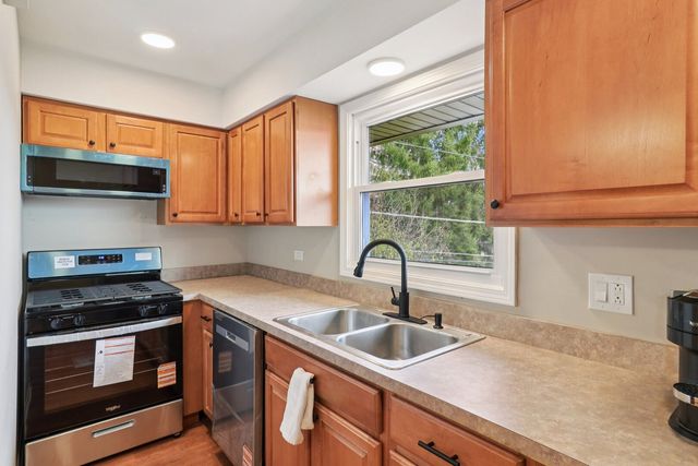 23460 W North Lakewood Lane, Lake Zurich, IL 60047