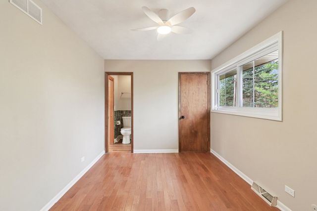 23460 W North Lakewood Lane, Lake Zurich, IL 60047