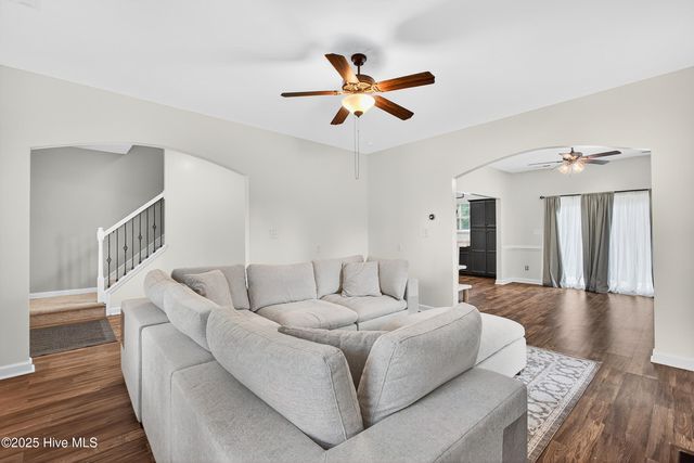 306 Emma Court, Jacksonville, NC 28540