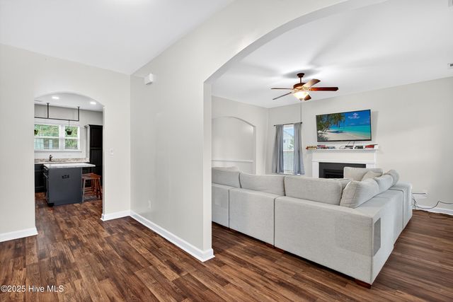 306 Emma Court, Jacksonville, NC 28540