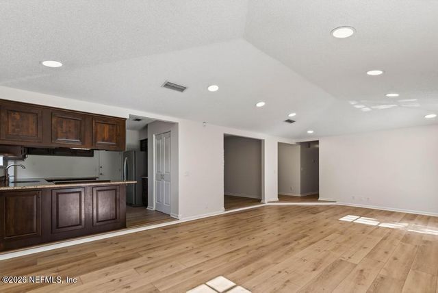 9761 SHARING CROSS Drive, Jacksonville, FL 32257