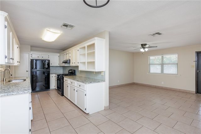 3830 Jamaica Dr, Corpus Christi, TX 78418