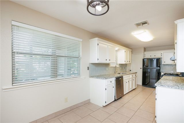 3830 Jamaica Dr, Corpus Christi, TX 78418