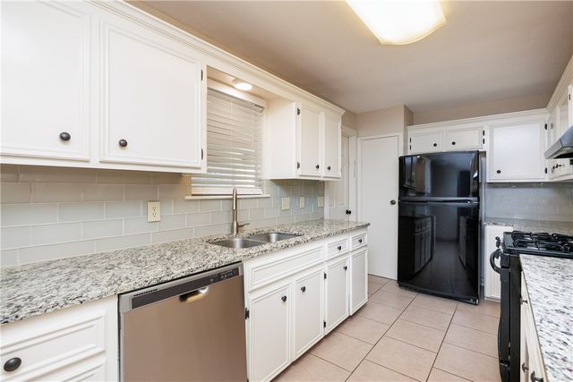 3830 Jamaica Dr, Corpus Christi, TX 78418