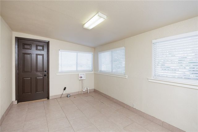 3830 Jamaica Dr, Corpus Christi, TX 78418