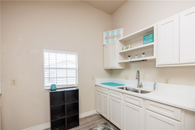3830 Jamaica Dr, Corpus Christi, TX 78418