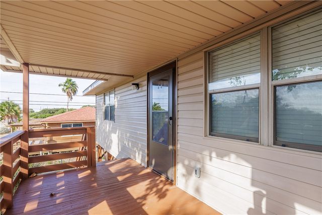 3830 Jamaica Dr, Corpus Christi, TX 78418