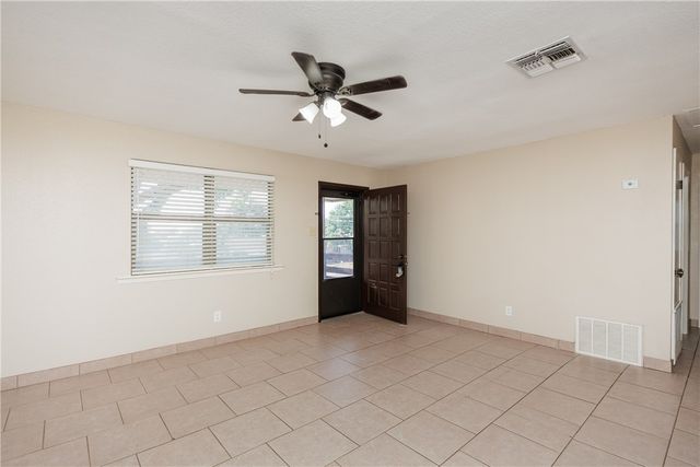 3830 Jamaica Dr, Corpus Christi, TX 78418