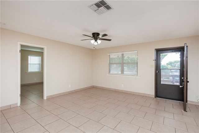 3830 Jamaica Dr, Corpus Christi, TX 78418