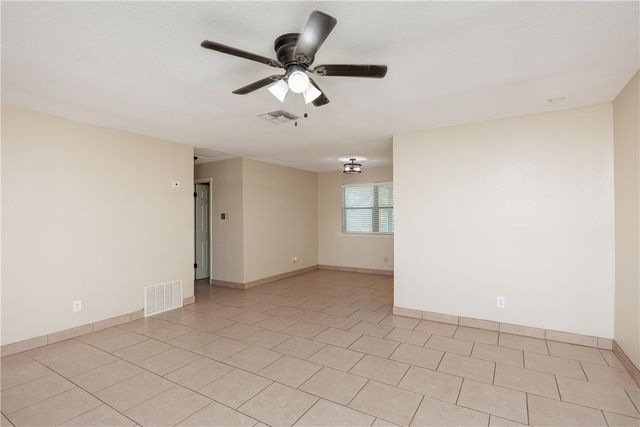 3830 Jamaica Dr, Corpus Christi, TX 78418