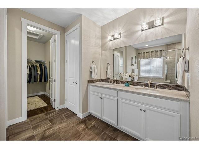 24347 E Long Dr, Aurora, CO 80016