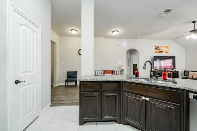 1912 Sunflower Drive, Glenn Heights, TX 75154