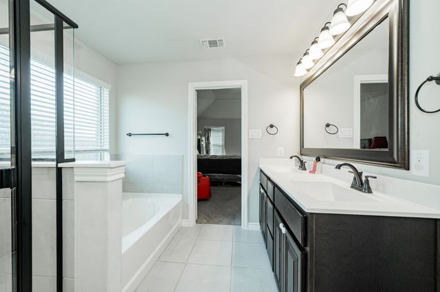 1912 Sunflower Drive, Glenn Heights, TX 75154