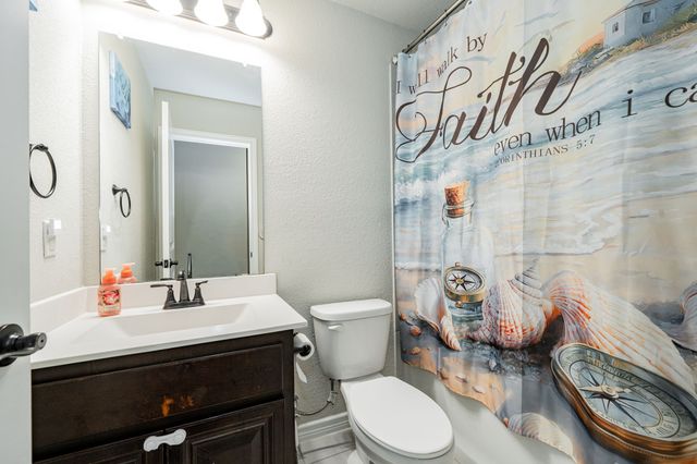 1912 Sunflower Drive, Glenn Heights, TX 75154