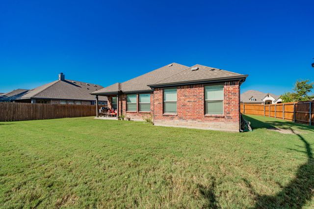 1912 Sunflower Drive, Glenn Heights, TX 75154