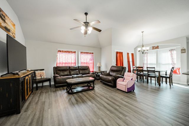 1912 Sunflower Drive, Glenn Heights, TX 75154