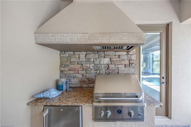 9582 Firenze CIR, Naples, FL 34113