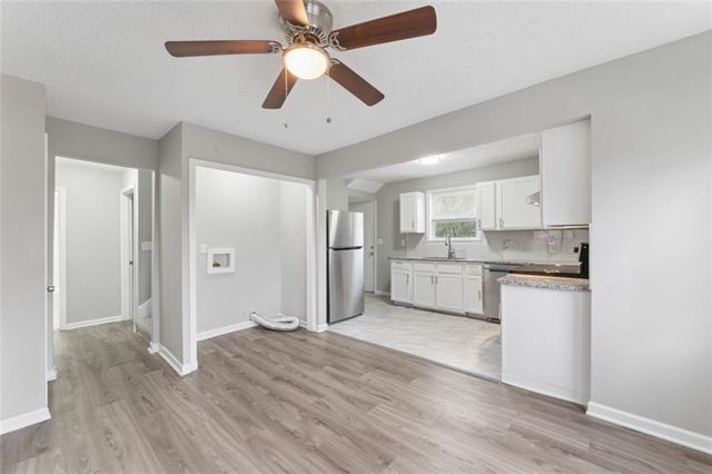 2200 S Hall Avenue, Independence, MO 64053