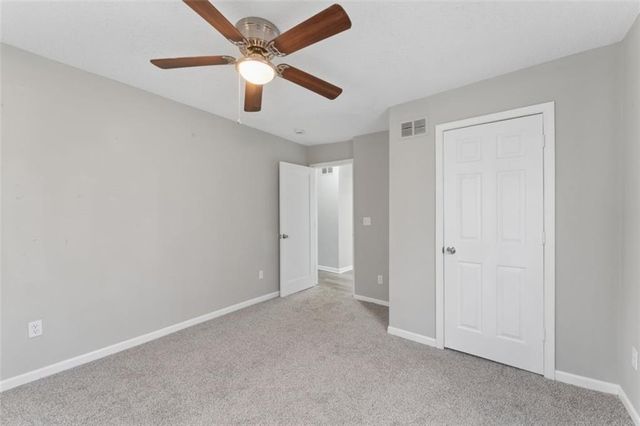 2200 S Hall Avenue, Independence, MO 64053