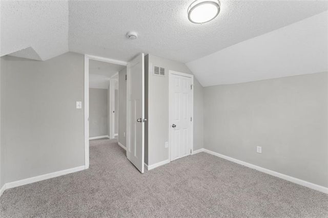 2200 S Hall Avenue, Independence, MO 64053