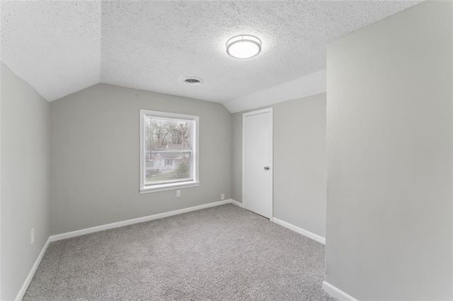 2200 S Hall Avenue, Independence, MO 64053