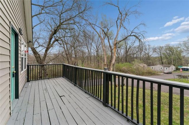 2200 S Hall Avenue, Independence, MO 64053