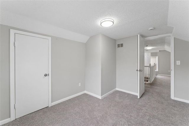 2200 S Hall Avenue, Independence, MO 64053