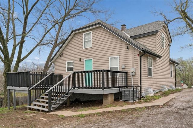 2200 S Hall Avenue, Independence, MO 64053