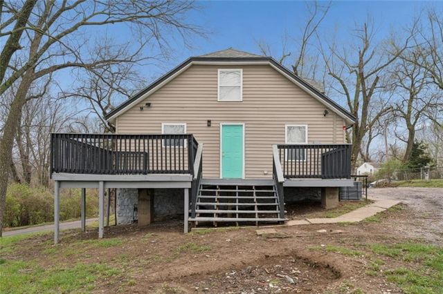2200 S Hall Avenue, Independence, MO 64053