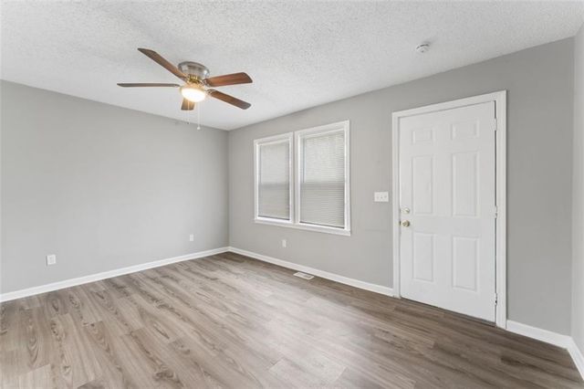 2200 S Hall Avenue, Independence, MO 64053