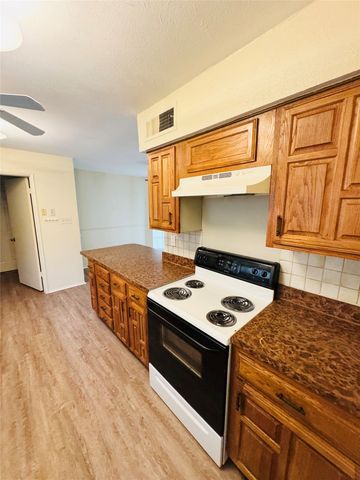 8513 Kensington Drive, Rowlett, TX 75088
