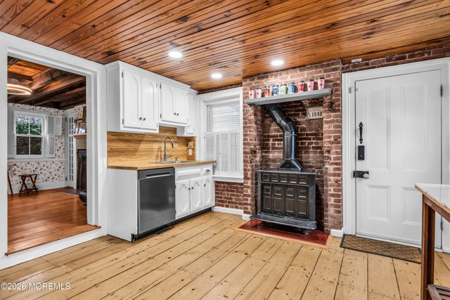 72 1st Street, Keyport, NJ 07735