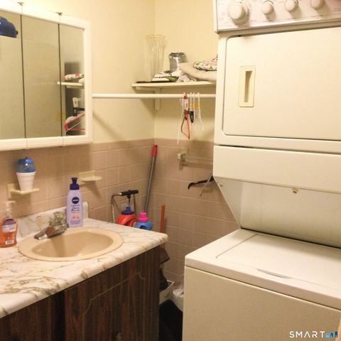 13 Algonquin Lane C, Stratford, CT 06614