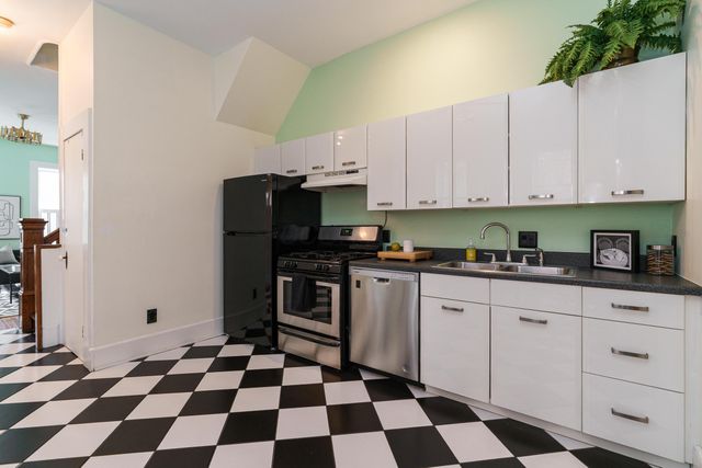 66 E Hubbard Avenue, Columbus, OH 43215