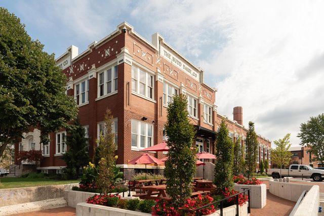 66 E Hubbard Avenue, Columbus, OH 43215