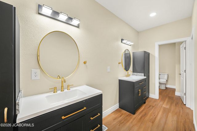 1830 PINNACLE POINT, Holts Summit, MO 65043