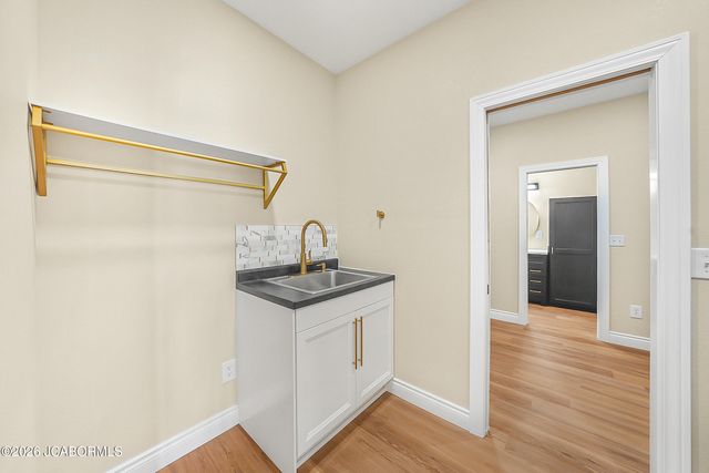 1830 PINNACLE POINT, Holts Summit, MO 65043