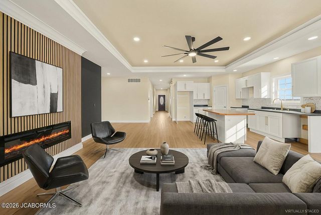 1830 PINNACLE POINT, Holts Summit, MO 65043