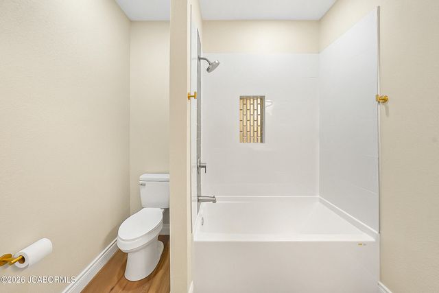 1830 PINNACLE POINT, Holts Summit, MO 65043