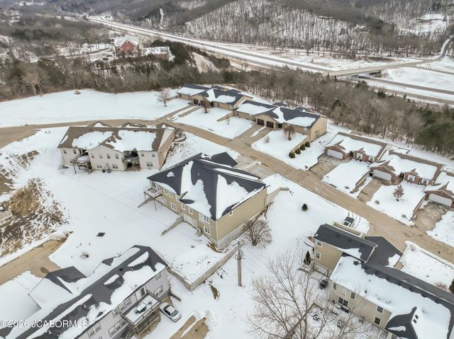 1830 PINNACLE POINT, Holts Summit, MO 65043