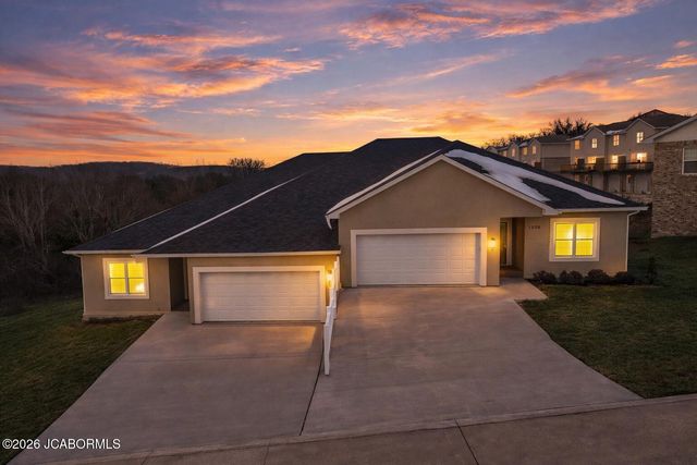 1830 PINNACLE POINT, Holts Summit, MO 65043