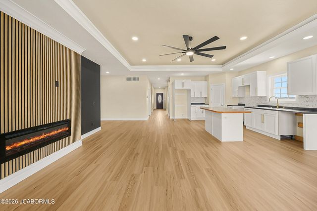 1830 PINNACLE POINT, Holts Summit, MO 65043