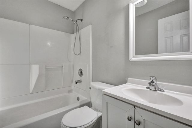 4927 Starr Avenue, Lansing, MI 48910