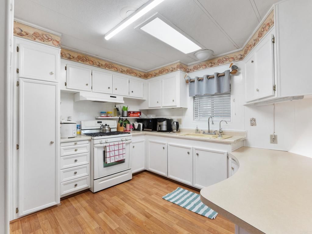 Image 9 of property listing at 155 S Las Flores 16, San Marcos, CA 92069