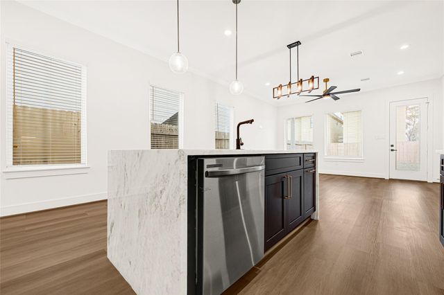 7944 Dyer Street, Houston, TX 77088