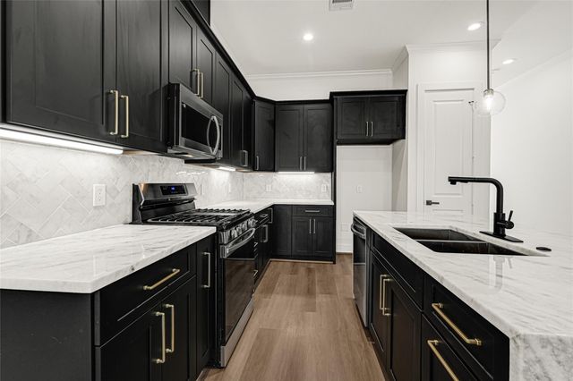 7944 Dyer Street, Houston, TX 77088